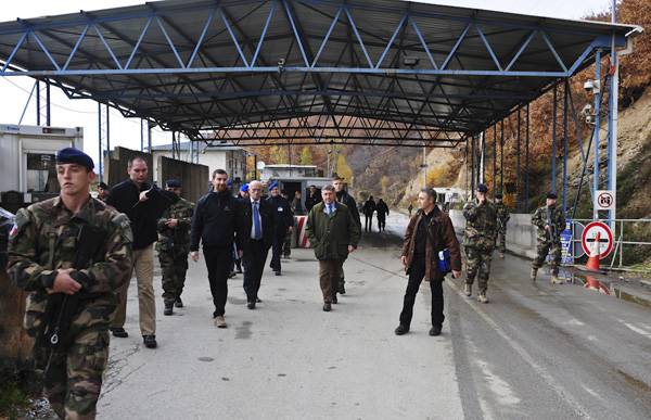 The Head of EULEX visits Gates 1 and 31